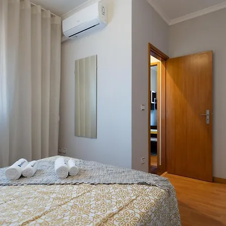 Host Wise - Lovely & Cozy House - Prime Location *