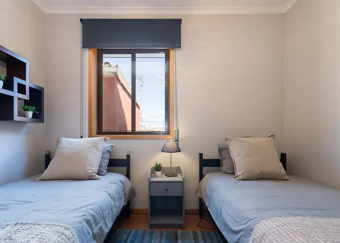 Host Wise - Lovely & Cozy House - Prime Location * فيلا نوفا دي غايا